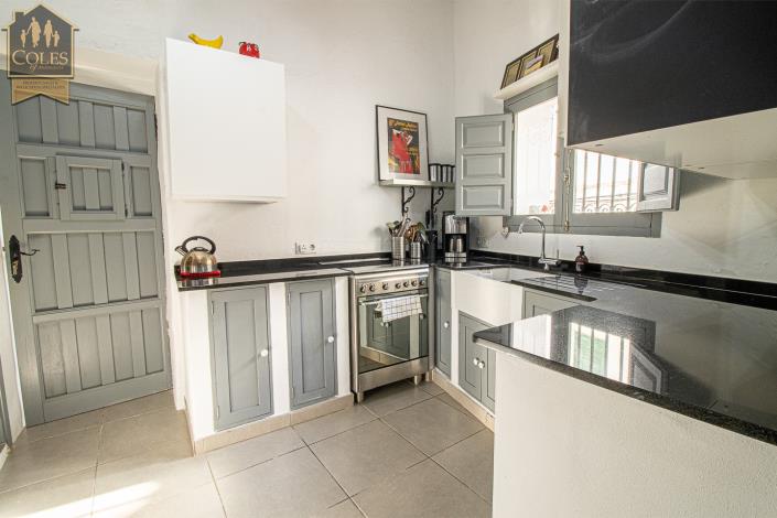 Image No.11-2 Bed Townhouse for sale