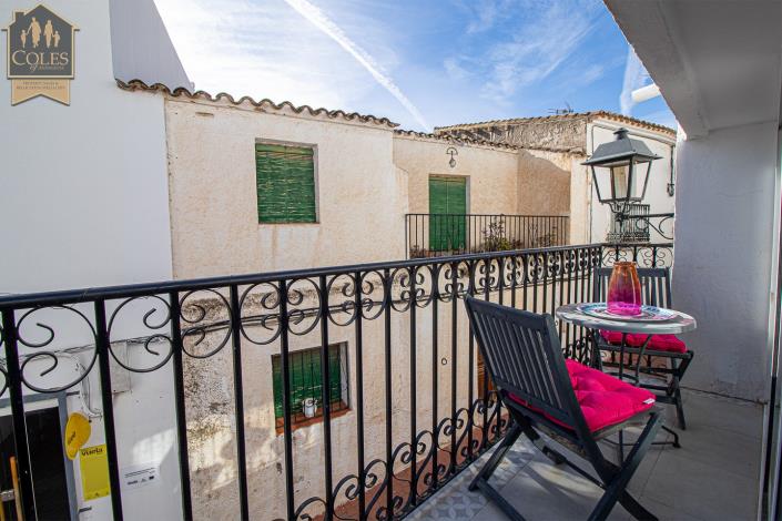 Image No.17-2 Bed Townhouse for sale