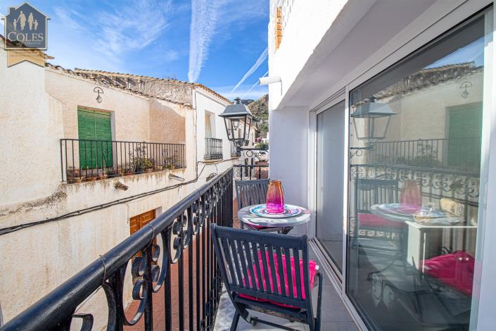 Image No.19-2 Bed Townhouse for sale