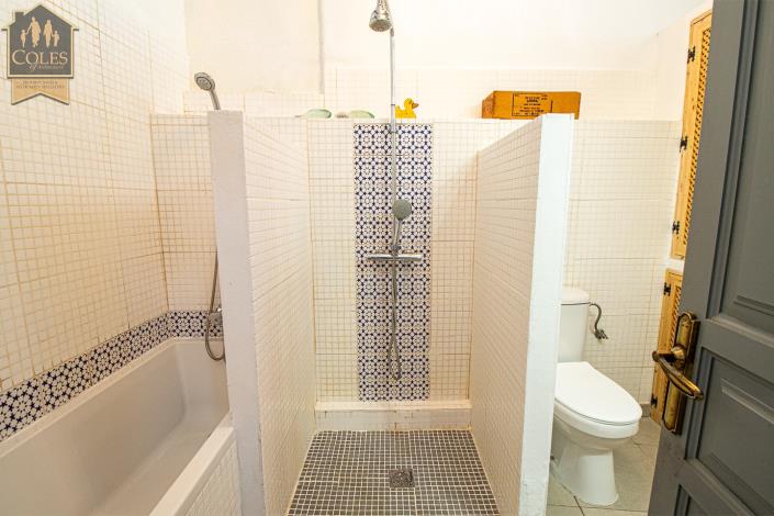 Image No.23-2 Bed Townhouse for sale