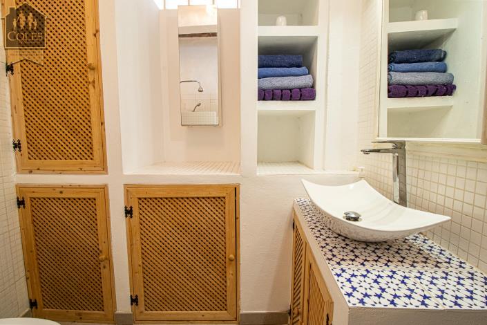 Image No.25-2 Bed Townhouse for sale