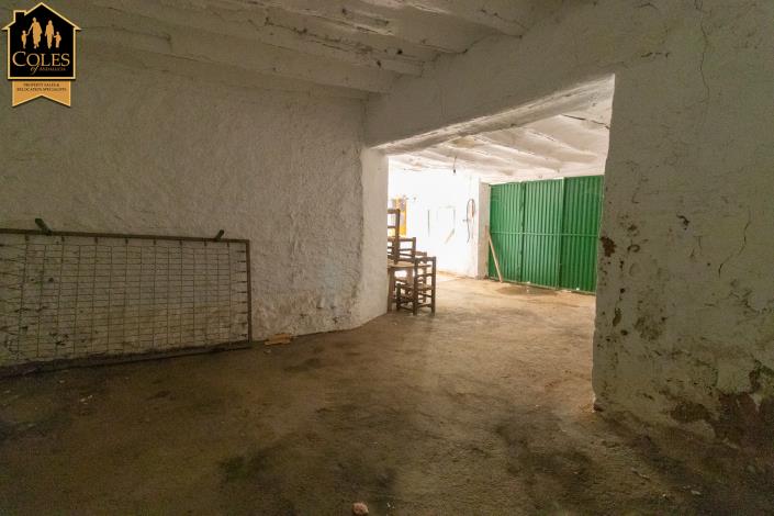 Image No.31-5 Bed Townhouse for sale