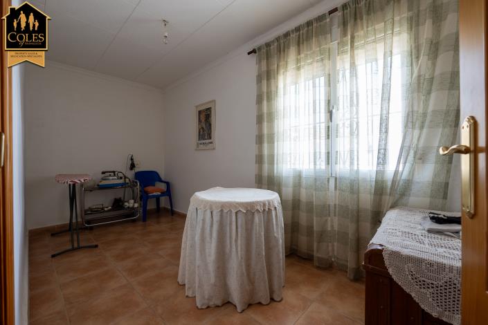 Image No.9-5 Bed Townhouse for sale