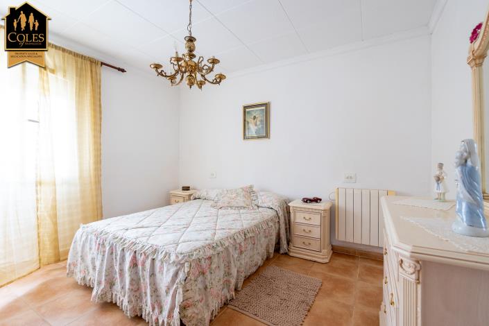 Image No.20-5 Bed Townhouse for sale