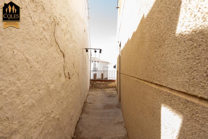 Image No.22-5 Bed Townhouse for sale