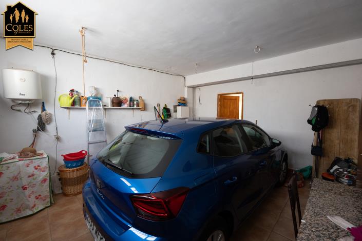 Image No.30-5 Bed Townhouse for sale