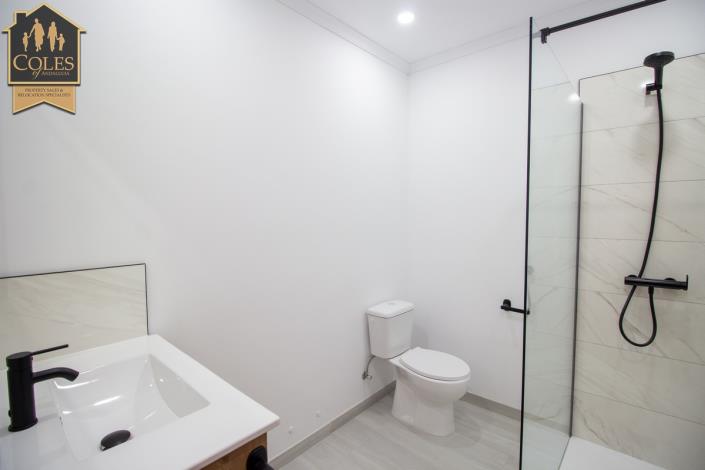 Image No.25-4 Bed Townhouse for sale