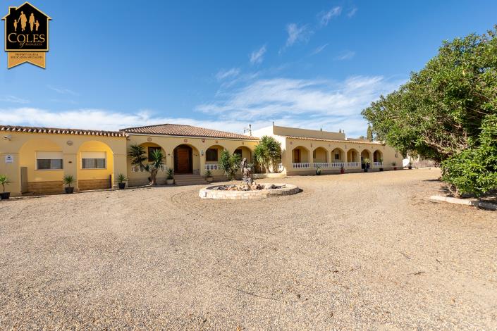 Image No.7-7 Bed Villa / Detached for sale