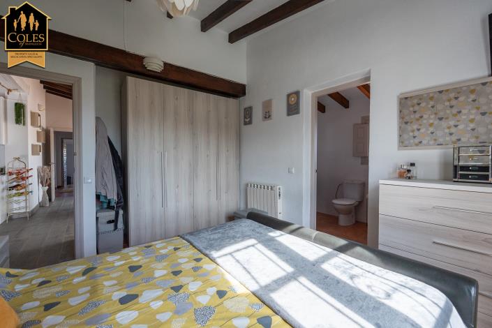 Image No.20-6 Bed Villa / Detached for sale