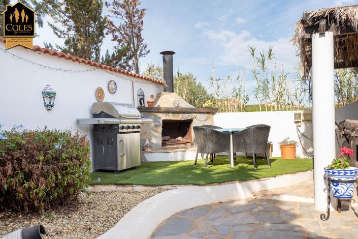 Image No.51-6 Bed Villa / Detached for sale