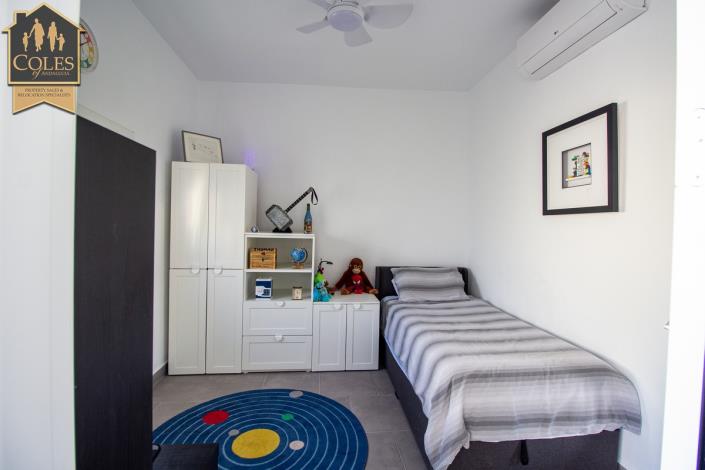 Image No.19-5 Bed Townhouse for sale