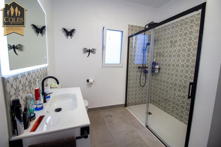 Image No.28-5 Bed Townhouse for sale