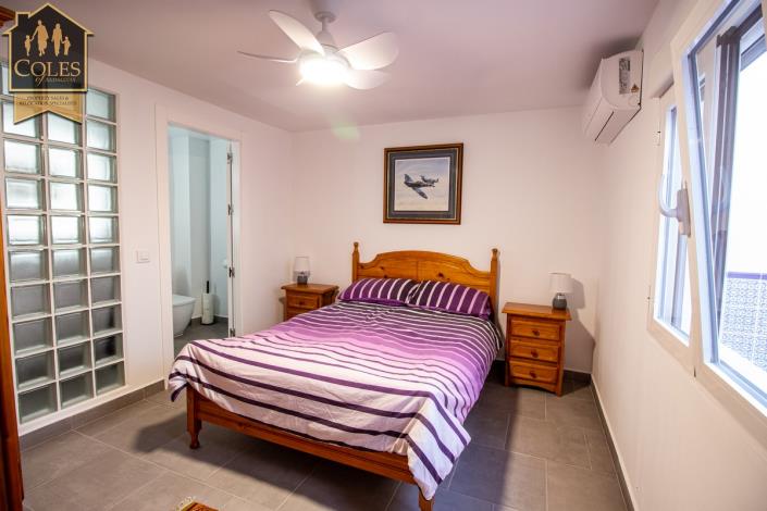 Image No.37-5 Bed Townhouse for sale