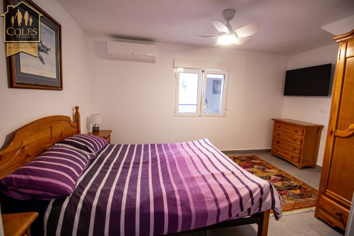 Image No.38-5 Bed Townhouse for sale