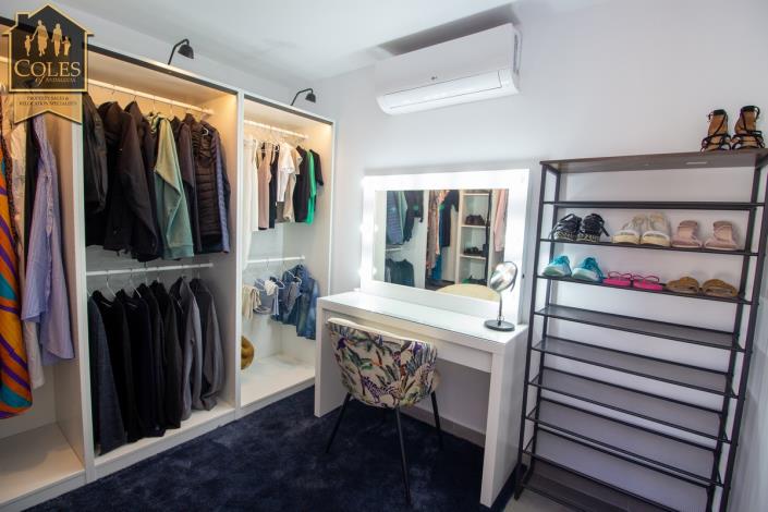 Image No.45-5 Bed Townhouse for sale