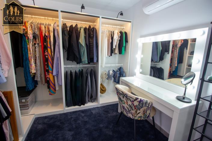 Image No.46-5 Bed Townhouse for sale