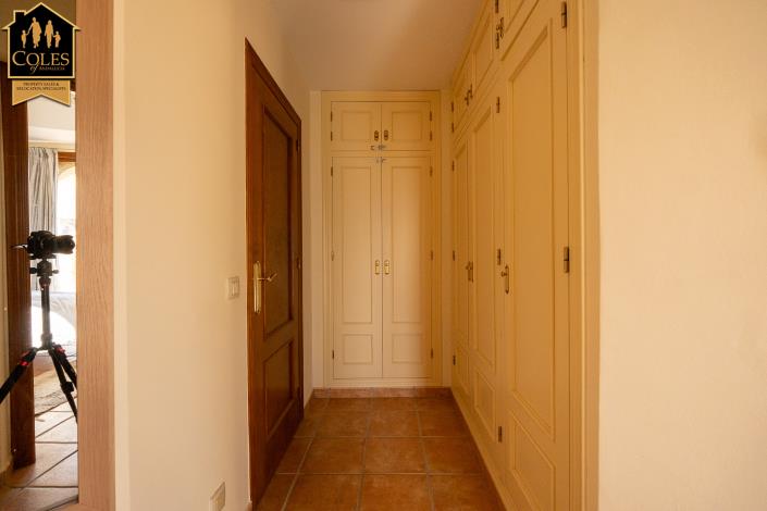 Image No.29-3 Bed Villa / Detached for sale