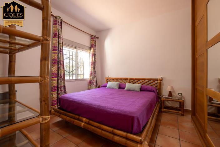 Image No.11-6 Bed Villa / Detached for sale