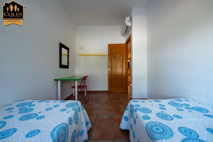 Image No.14-6 Bed Villa / Detached for sale