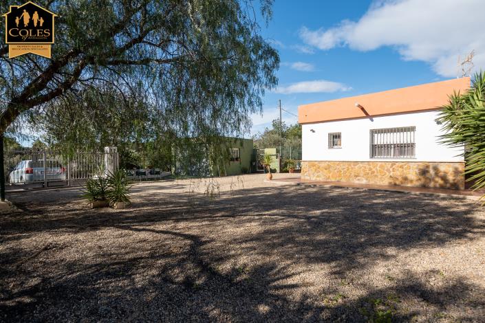 Image No.30-6 Bed Villa / Detached for sale