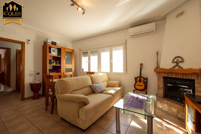 Image No.36-6 Bed Villa / Detached for sale