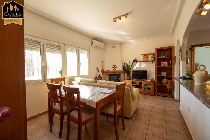 Image No.39-6 Bed Villa / Detached for sale