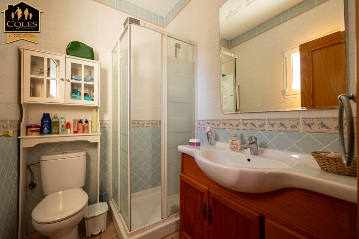 Image No.44-6 Bed Villa / Detached for sale