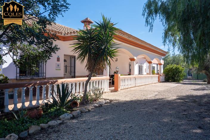 Image No.47-6 Bed Villa / Detached for sale