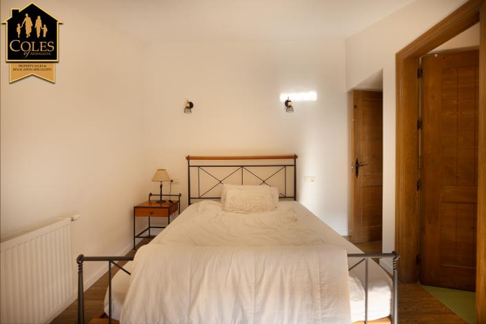 Image No.24-7 Bed Cortijo for sale