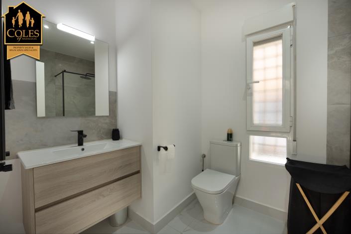 Image No.21-4 Bed Villa / Detached for sale