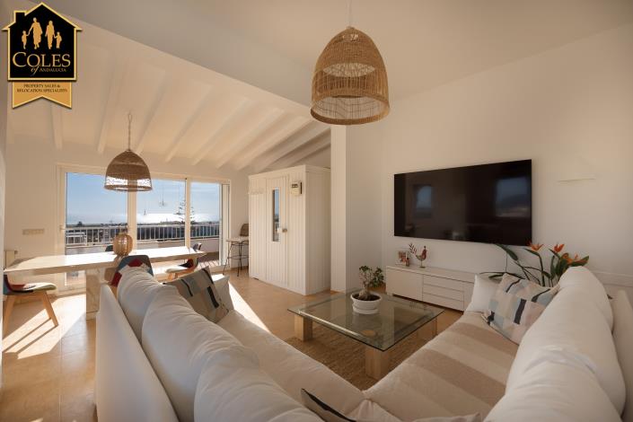 Image No.28-4 Bed Villa / Detached for sale