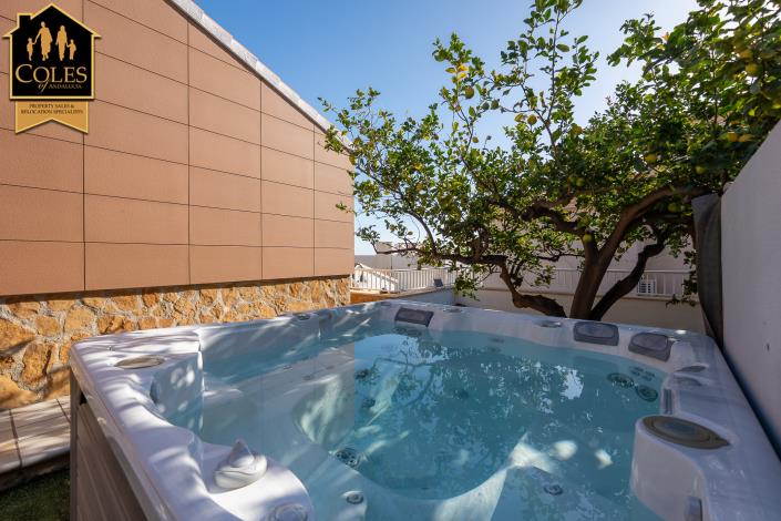 Image No.39-4 Bed Villa / Detached for sale