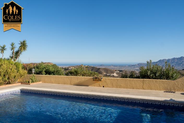 Image No.5-4 Bed Villa / Detached for sale