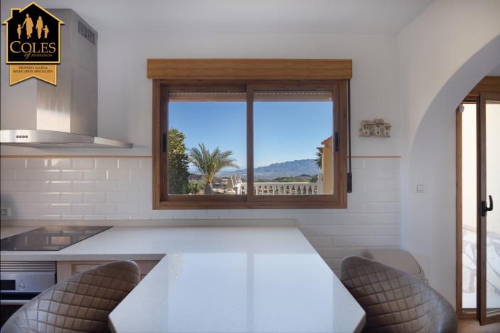 Image No.13-4 Bed Villa / Detached for sale