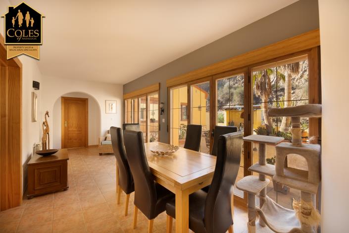 Image No.15-4 Bed Villa / Detached for sale