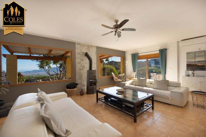 Image No.30-4 Bed Villa / Detached for sale