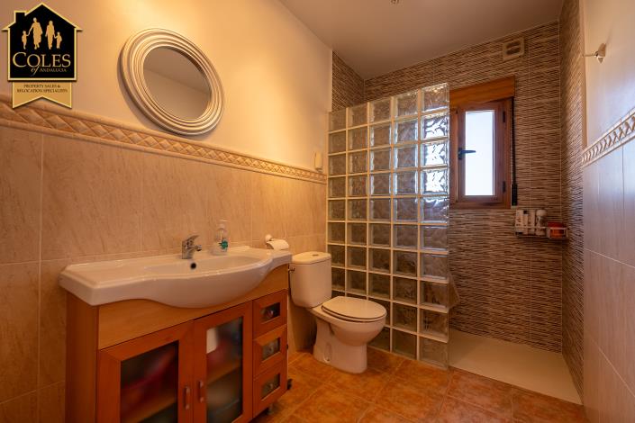 Image No.33-4 Bed Villa / Detached for sale