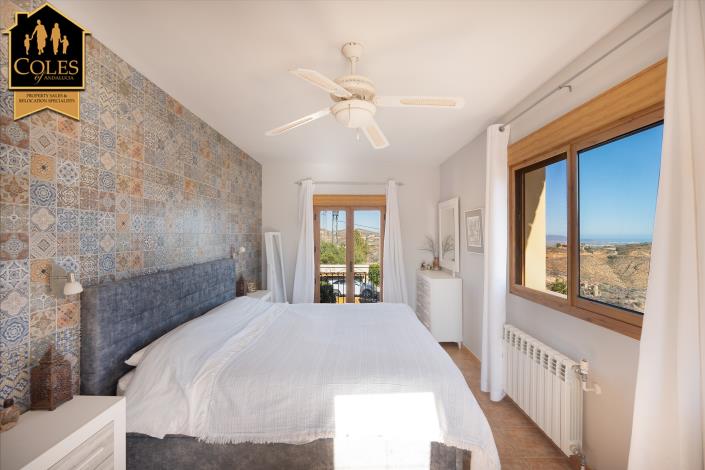 Image No.34-4 Bed Villa / Detached for sale