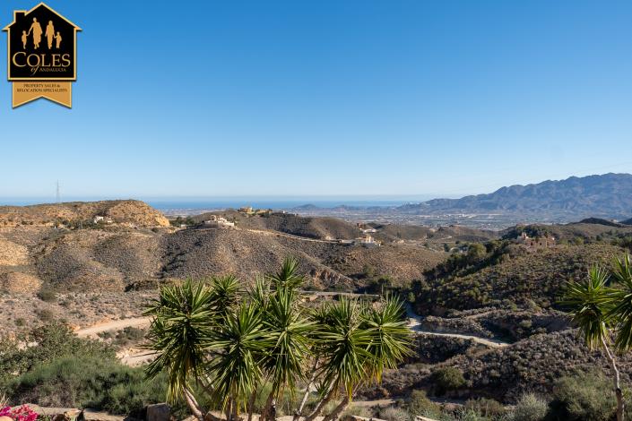 Image No.38-4 Bed Villa / Detached for sale