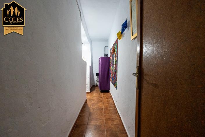 Image No.17-6 Bed Townhouse for sale