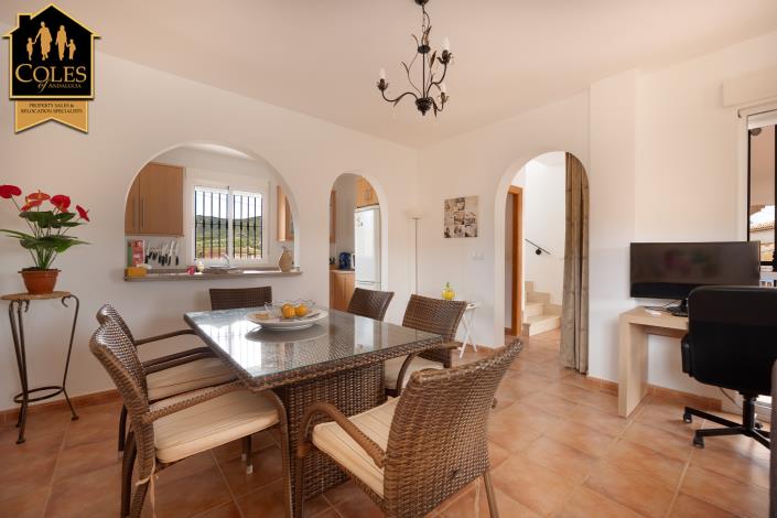 Image No.12-3 Bed Villa / Detached for sale