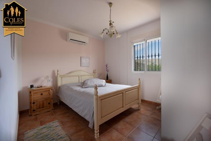 Image No.21-3 Bed Villa / Detached for sale