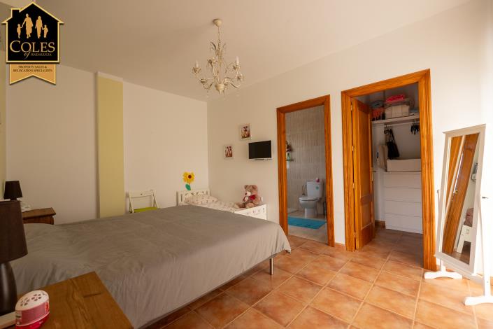 Image No.23-3 Bed Villa / Detached for sale