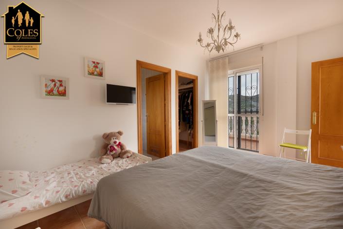 Image No.25-3 Bed Villa / Detached for sale