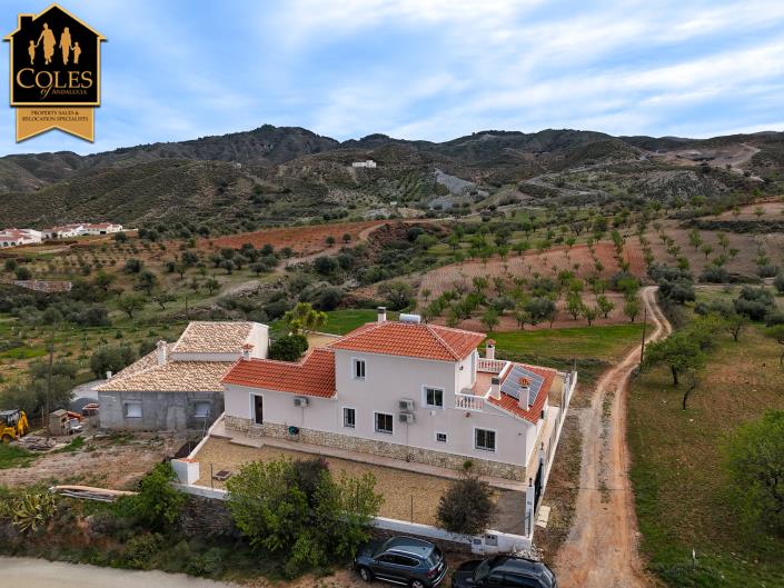 Image No.32-3 Bed Villa / Detached for sale