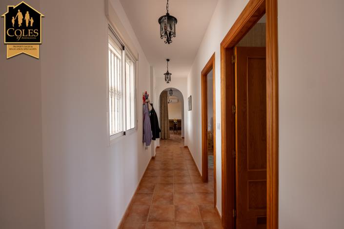 Image No.39-3 Bed Villa / Detached for sale