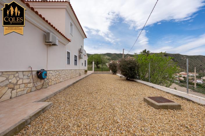 Image No.38-3 Bed Villa / Detached for sale