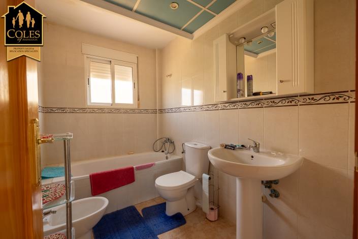 Image No.16-3 Bed Villa / Detached for sale