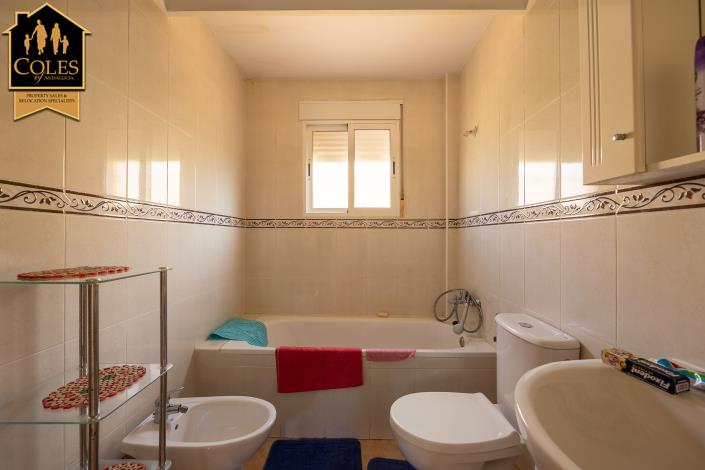 Image No.20-3 Bed Villa / Detached for sale