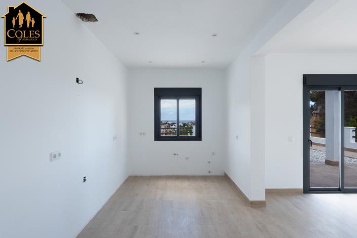 Image No.9-2 Bed Villa / Detached for sale